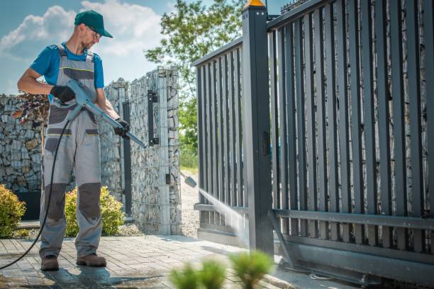 Best Pool Deck Cleaning  in Okeechobee, FL
